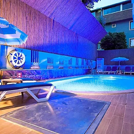 Mic Royal Hotel